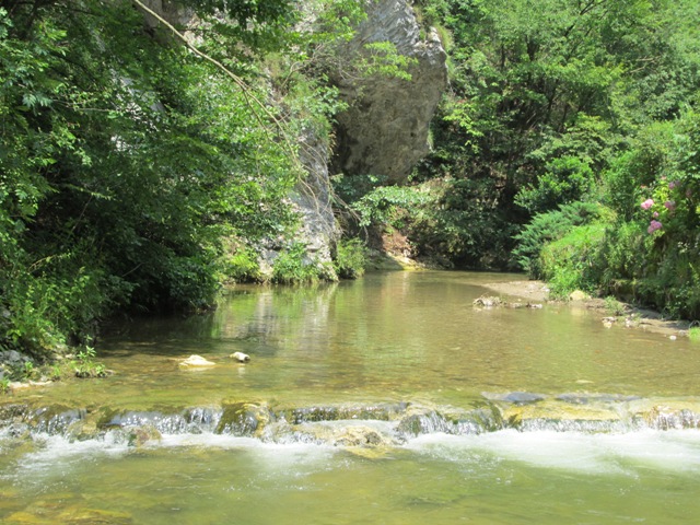 Hudinja fly rock fishing 22