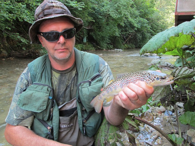 Hudinja fly rock fishing 38